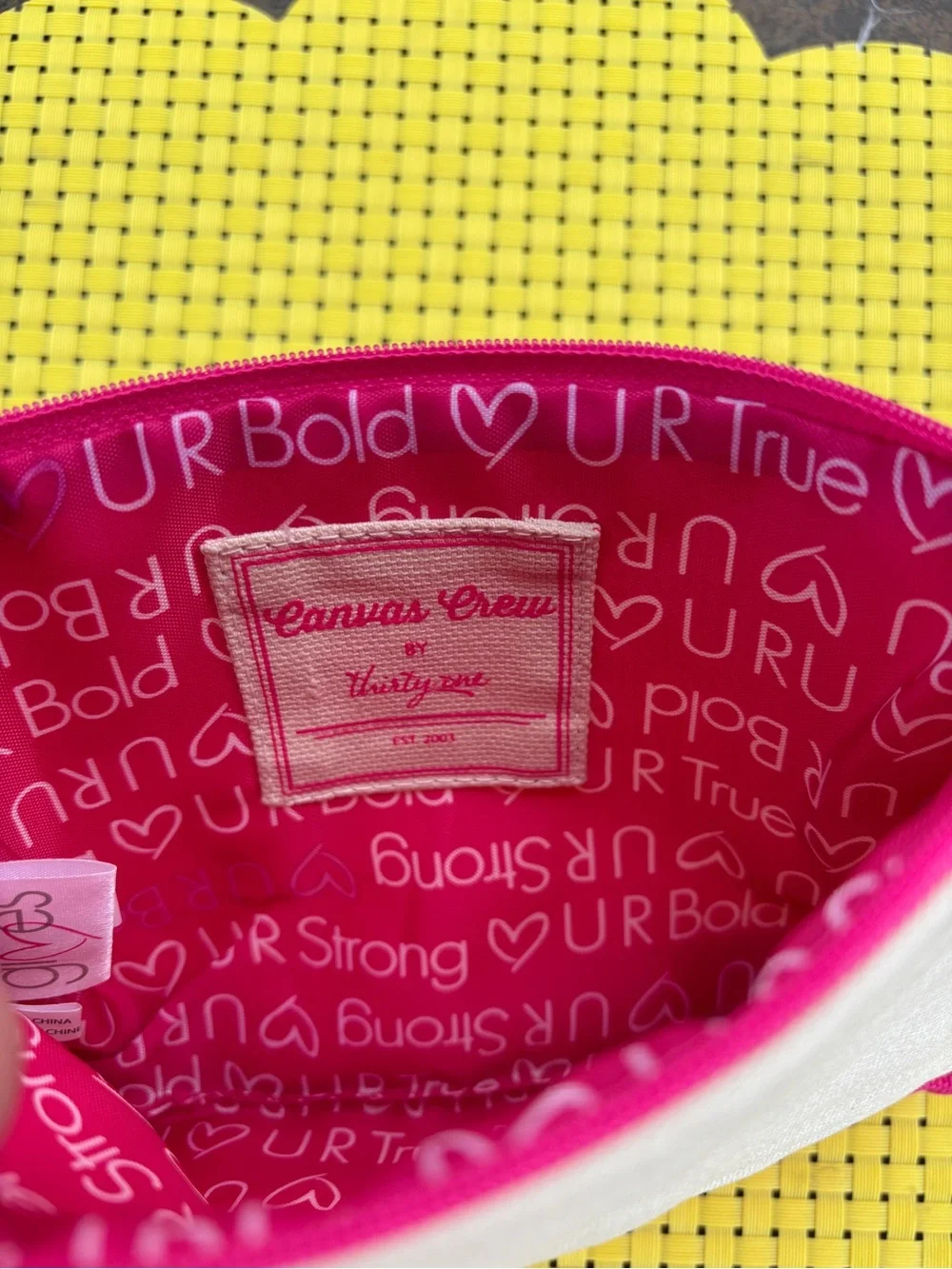 Thirty-One Canvas Crew Gives Zip Pouch NWT